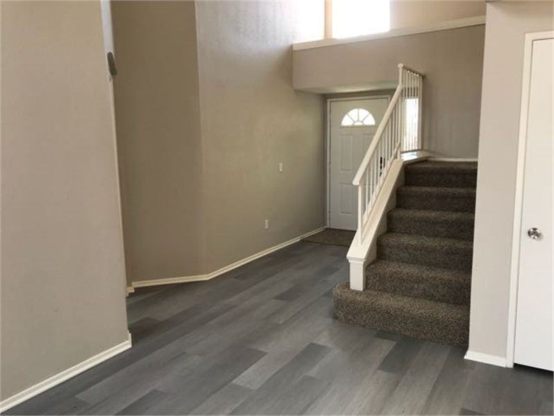 27907 Doreen Dr - Photo 3 of 13