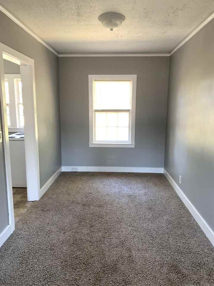 409 North Whitworth Avenue #1 - Photo 7 of 8