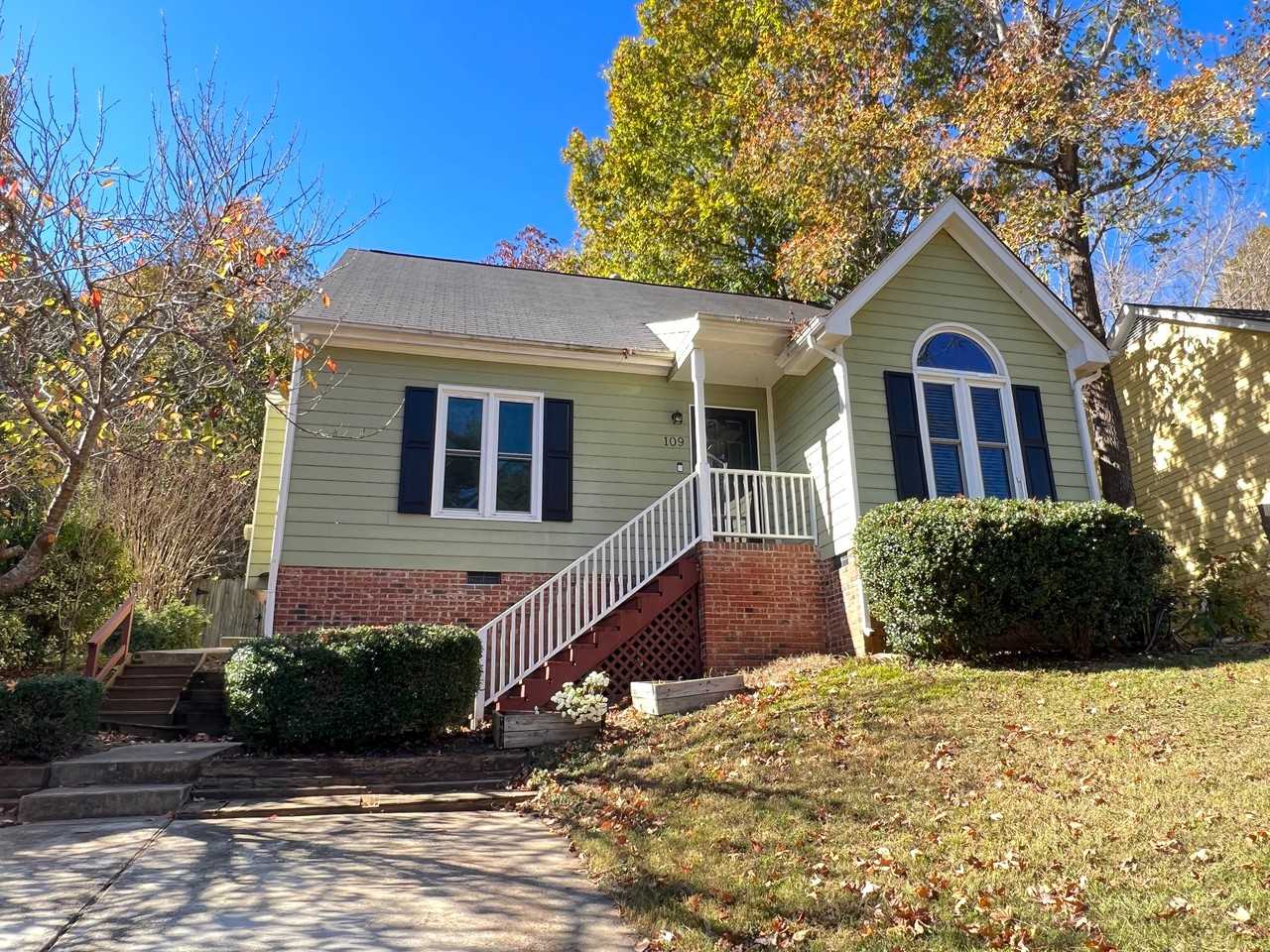 109 Kingsmill Rd - Photo 3 of 17