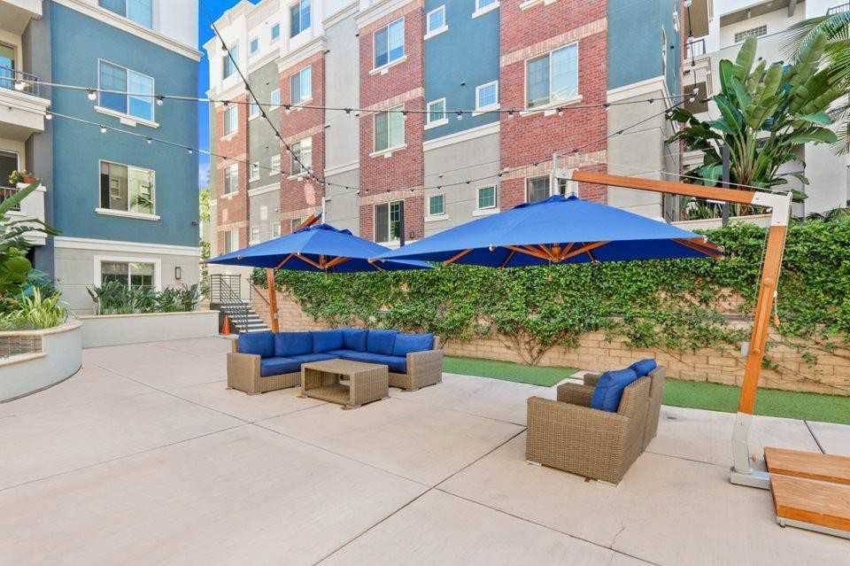 11950 Idaho Ave - Photo 4 of 18