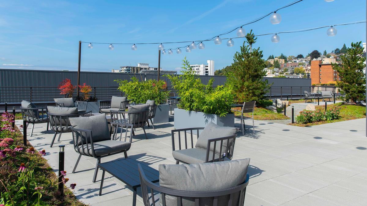 417 2nd Ave W - Photo 4 of 27