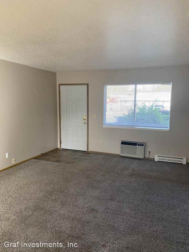 Bell Manor 4004 Bell Ave. - Photo 3 of 9