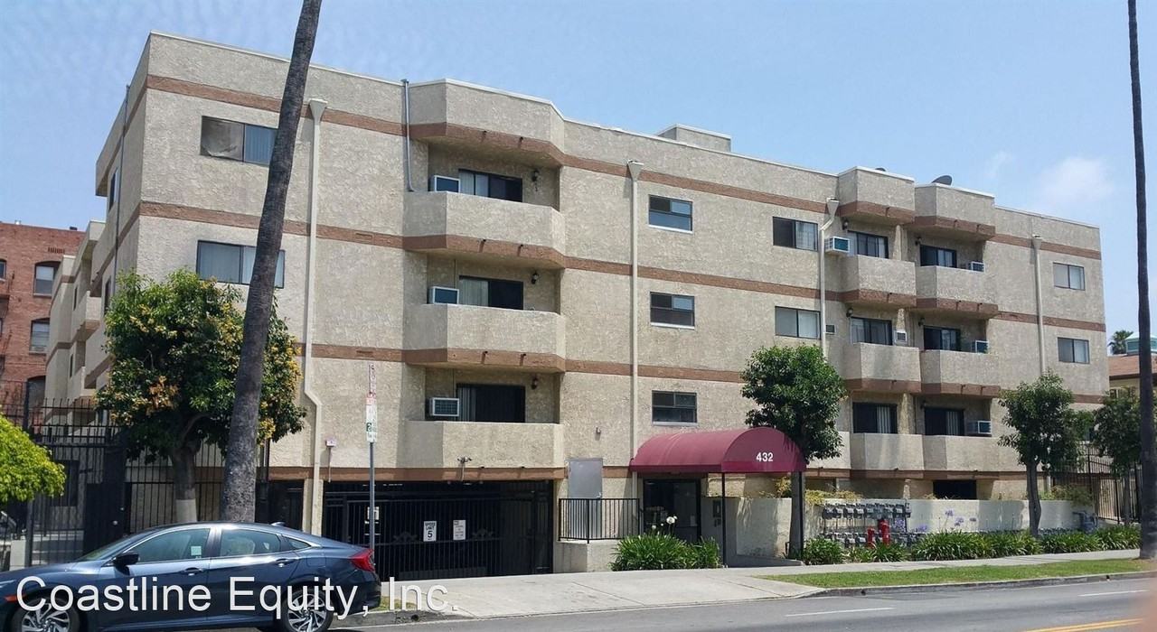 Secured 1 Bed/1 Bath With 1 Covered Parking in Koreatown Available Now