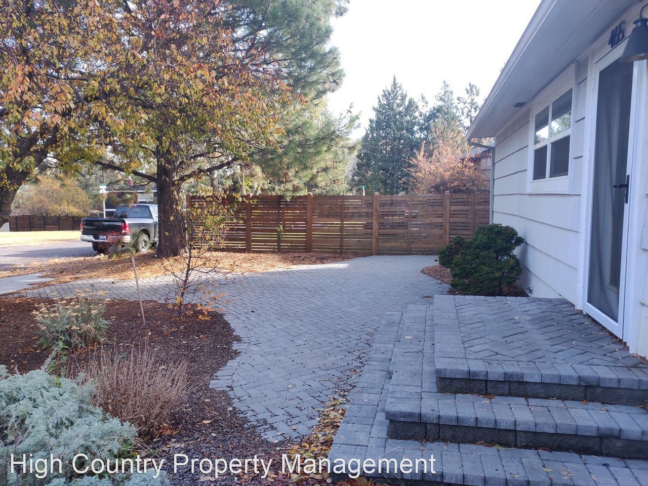 465 NE Irving - Photo 3 of 25