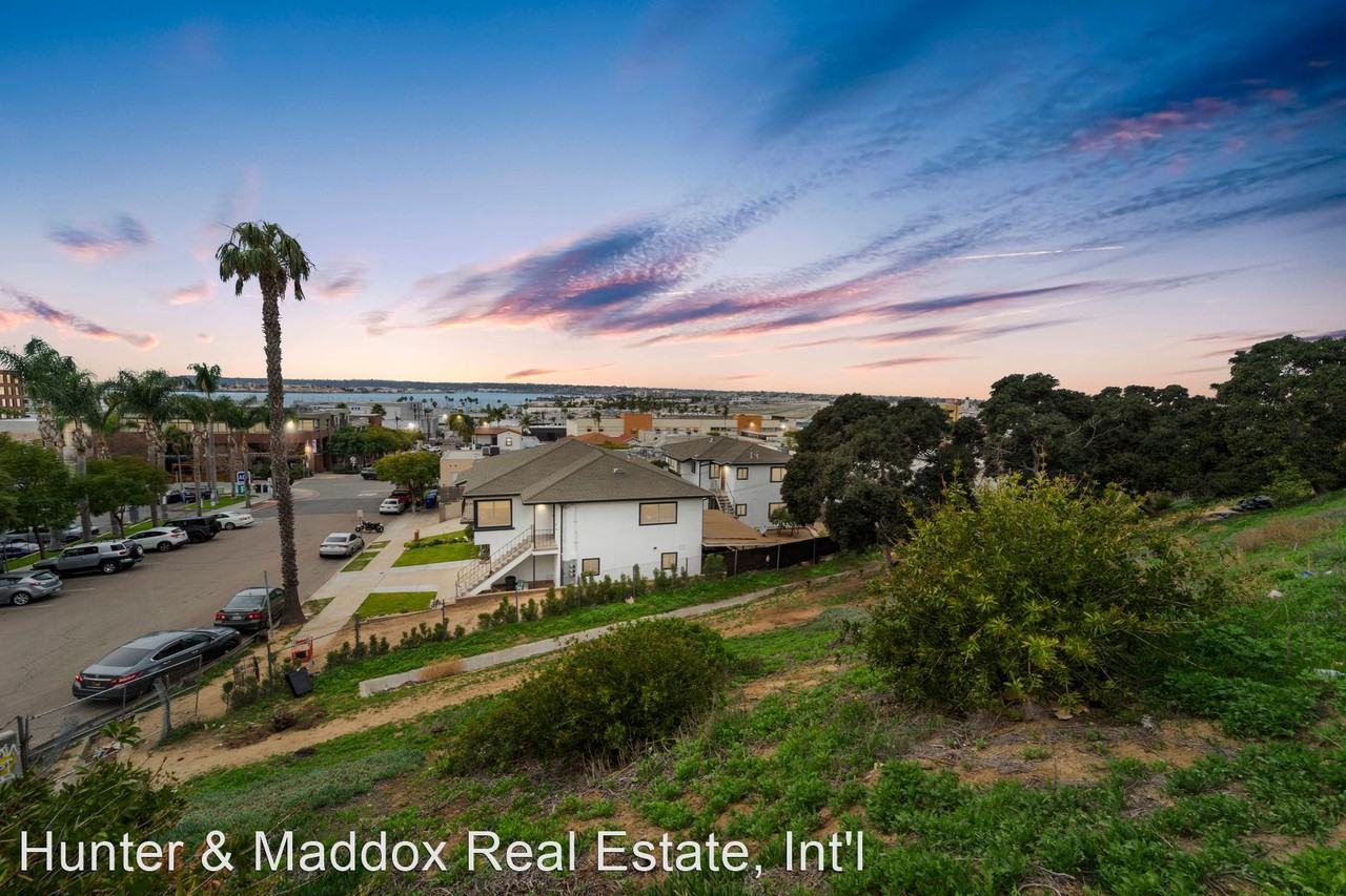 720 W Juniper St #B - Photo 2 of 32