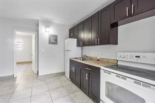 332 Sw 3rd St  