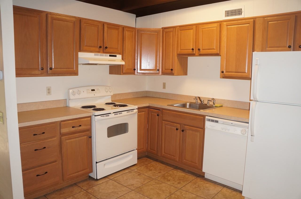 16 Country Squire Dr - Photo 2 of 9