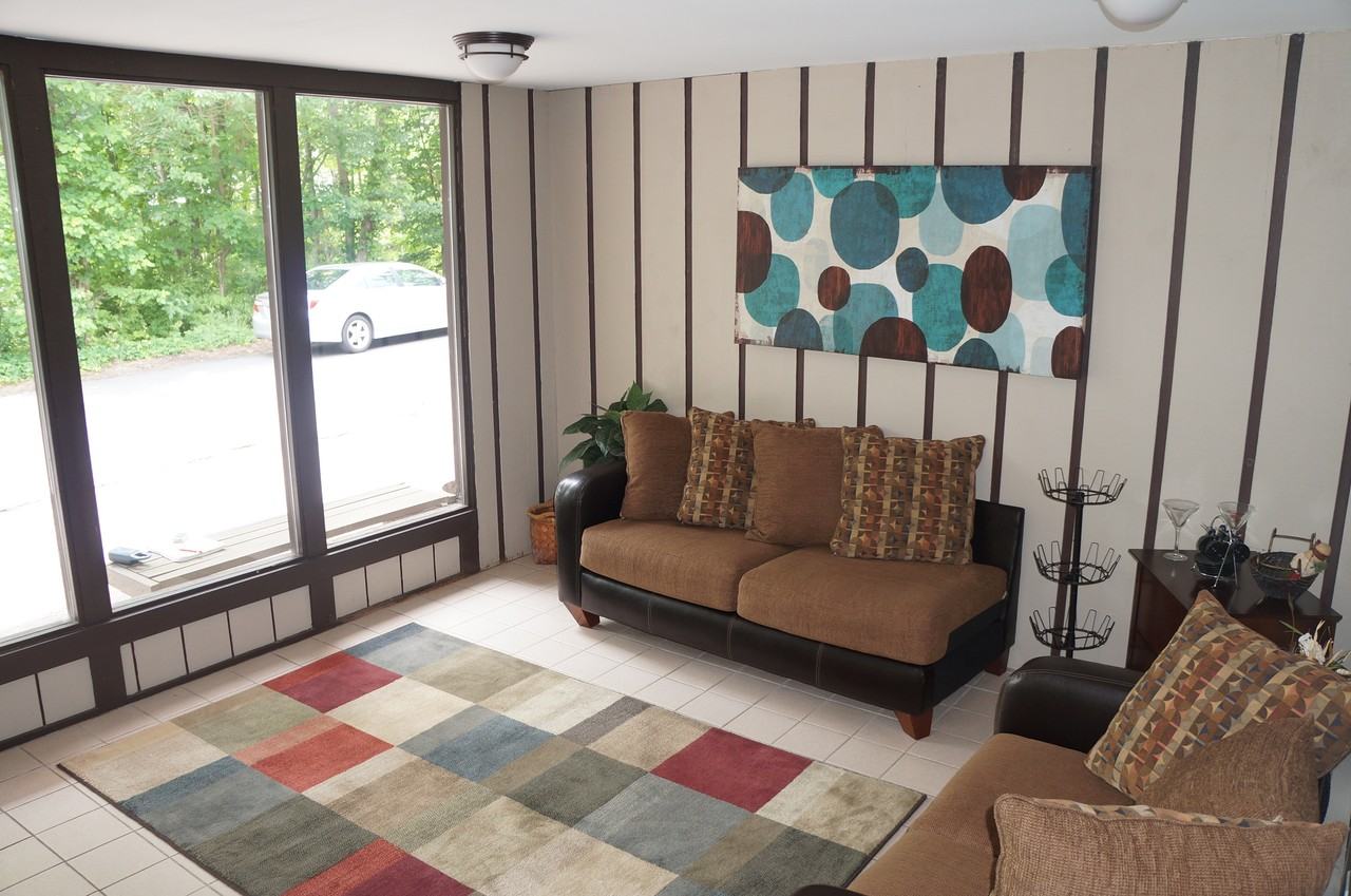 16 Country Squire Dr - Photo 3 of 9