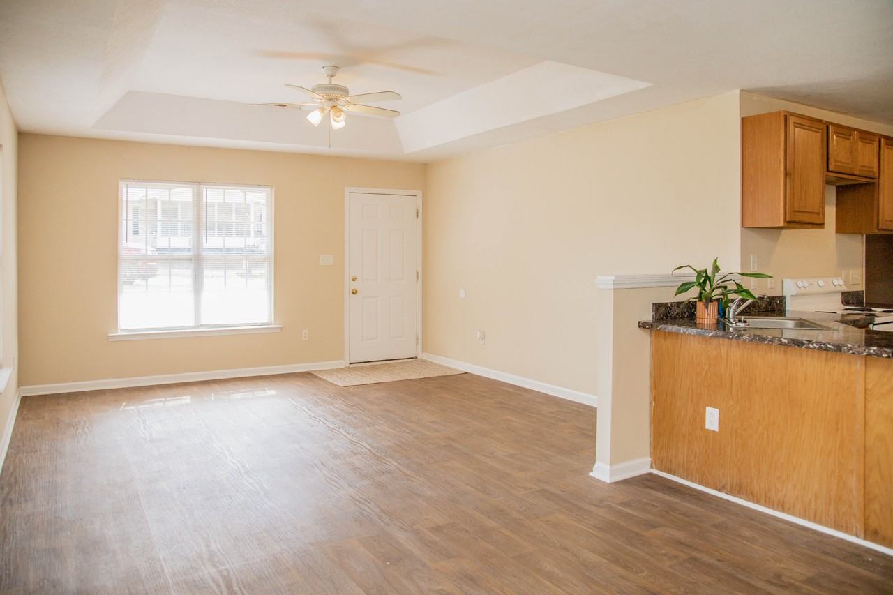 268 Cedar Rdg - Photo 3 of 25