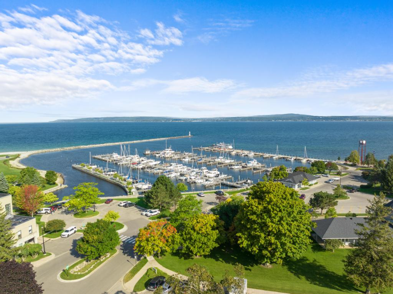 120 E Lake St #2 - Photo 2 of 13