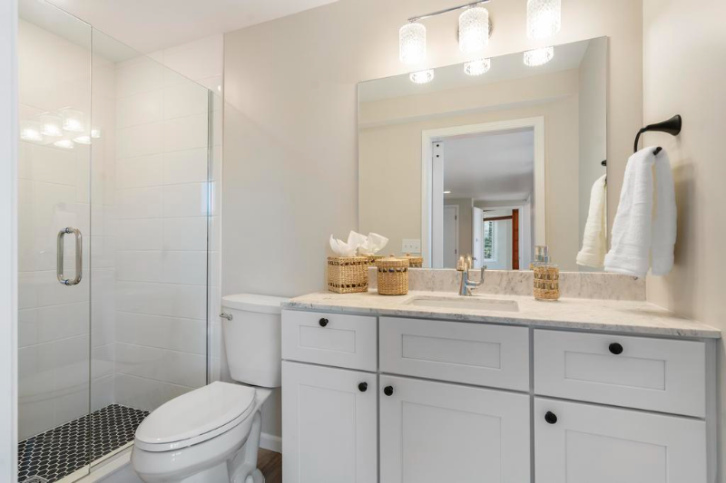 120 E Lake St #2 - Photo 5 of 13