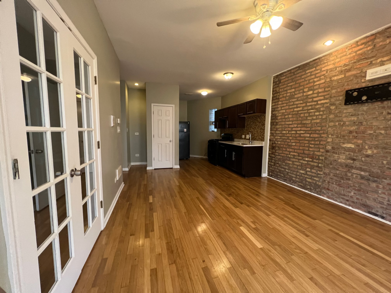 5710 South Michigan Avenue #3S - Photo 3 of 12