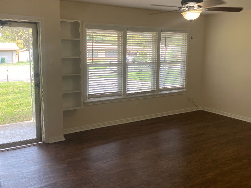 4207 Idylwood Ln - Photo 3 of 14