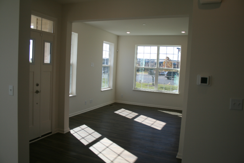 1112 Hawk Hollow Dr - Photo 2 of 5