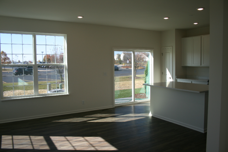 1112 Hawk Hollow Dr - Photo 3 of 5