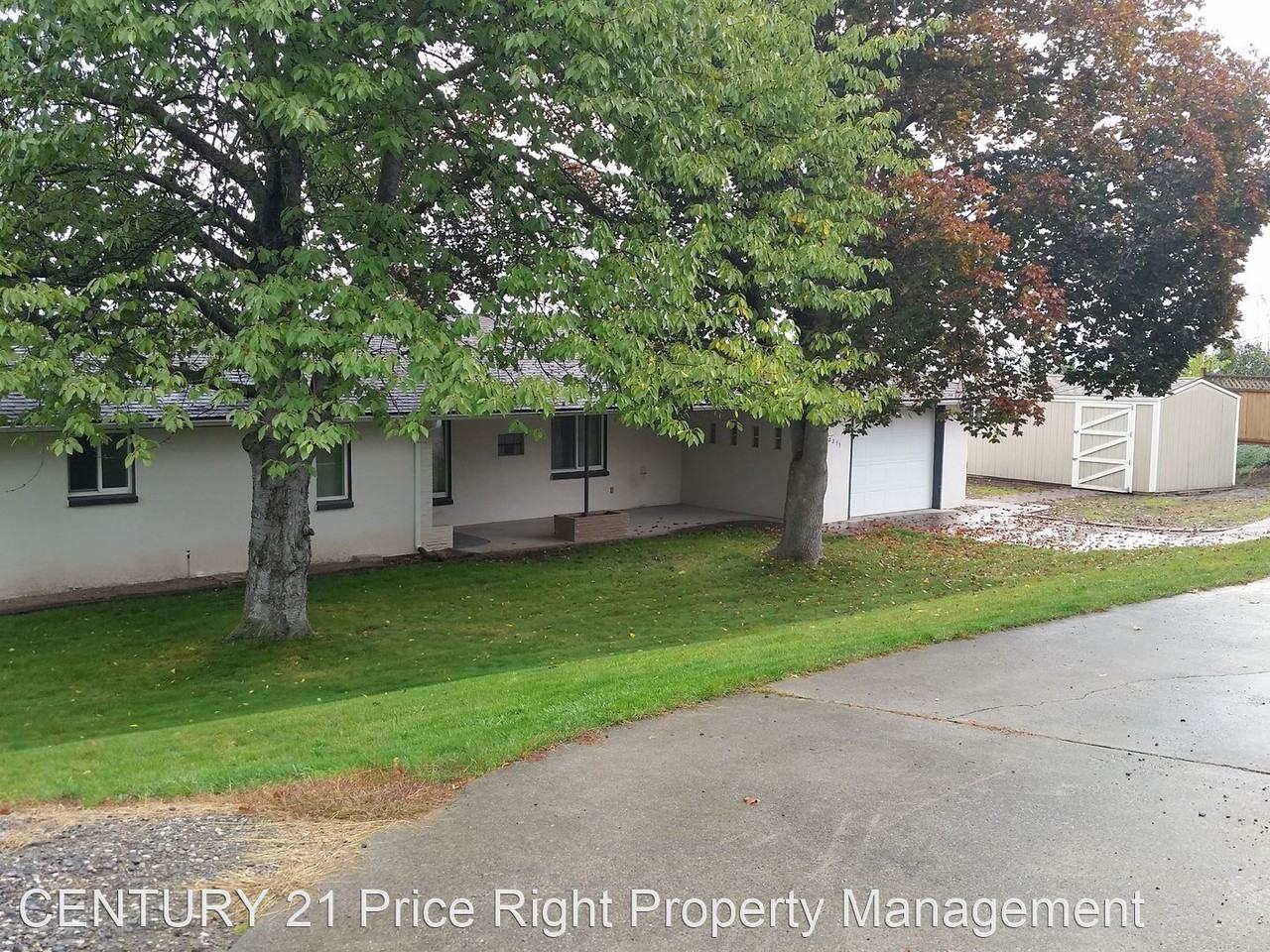 2211 Highline Dr - Photo 2 of 11