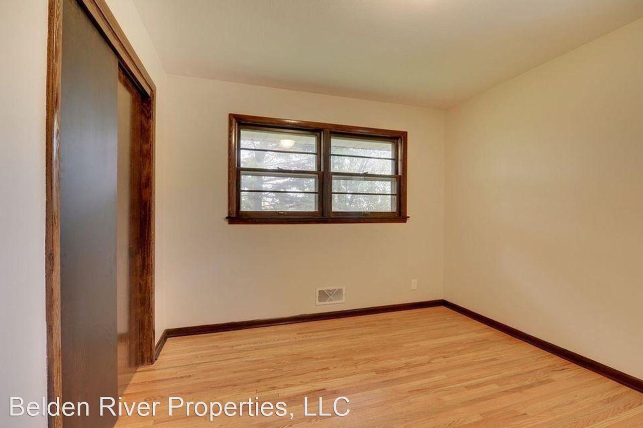 3104 32nd Ave Ne - Photo 3 of 11