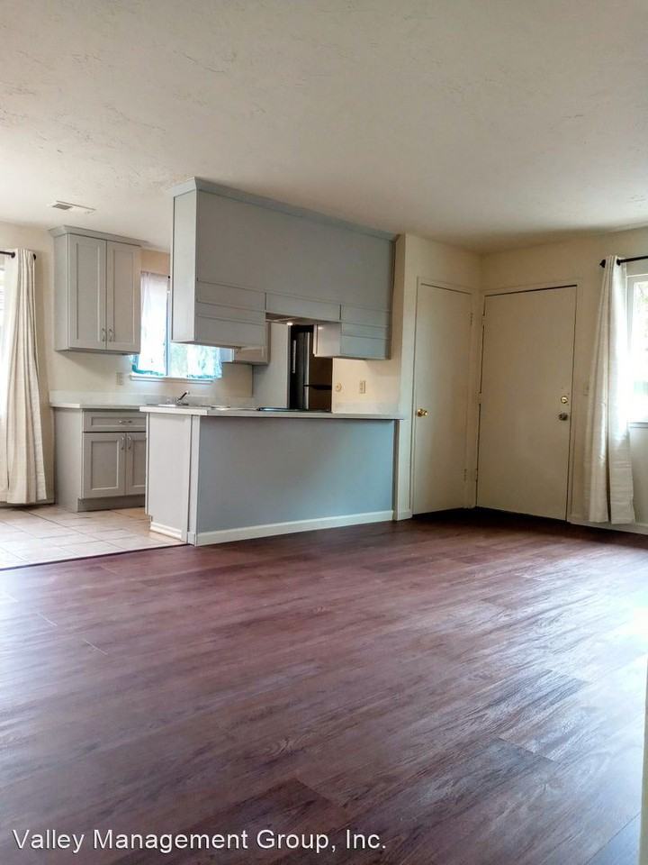 831 Gilchrist Walkway #4 - Photo 3 of 26