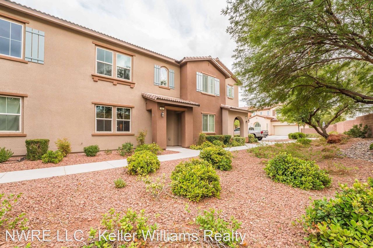 11402 Newton Commons Dr #102 - Photo 3 of 37