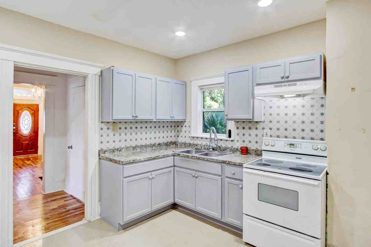 Evergreen Ave - Photo 5 of 11