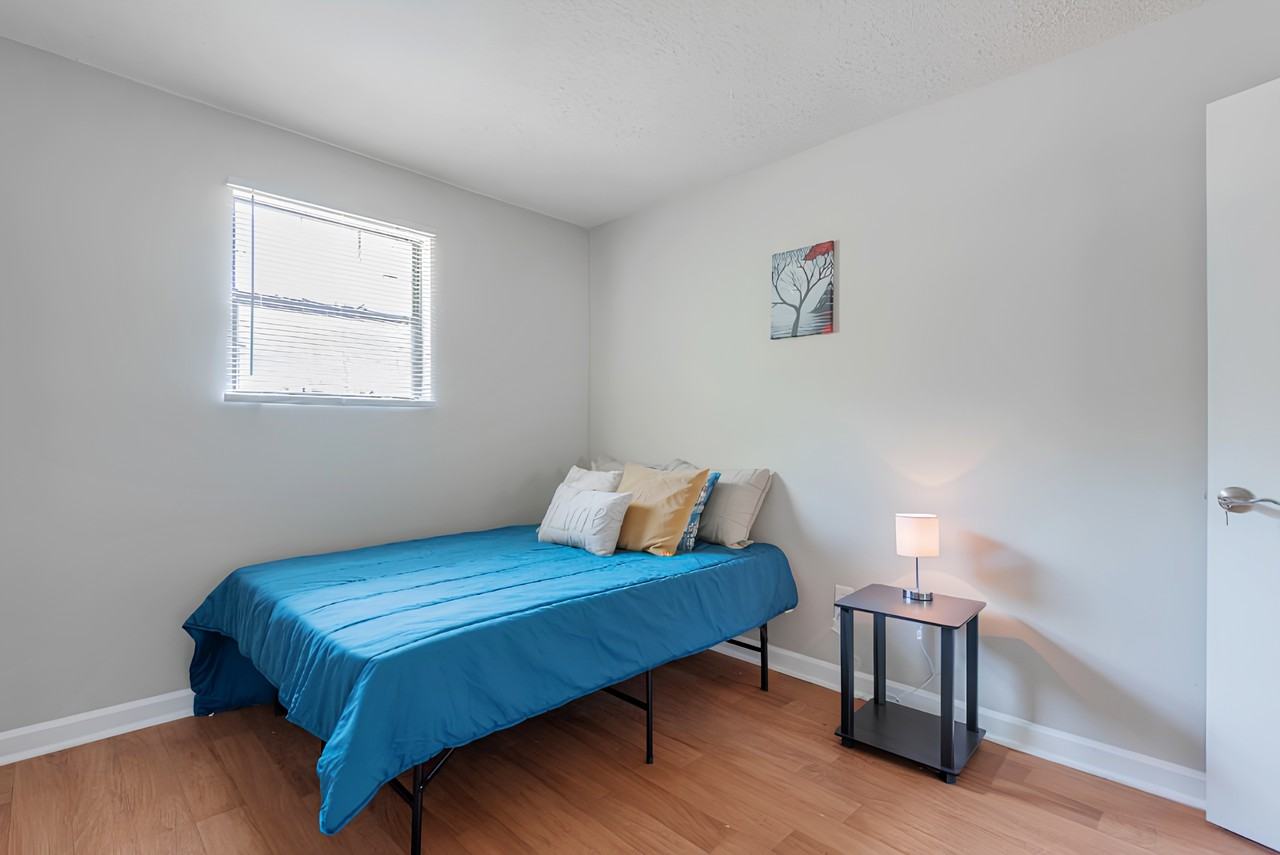 Candler Woods Dr - Photo 3 of 6