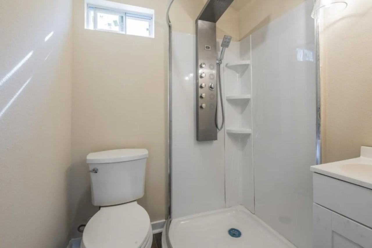 1539 Alhambra - Photo 3 of 5