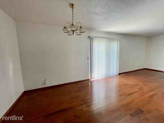 724 Katherine Ave - Photo 3 of 7