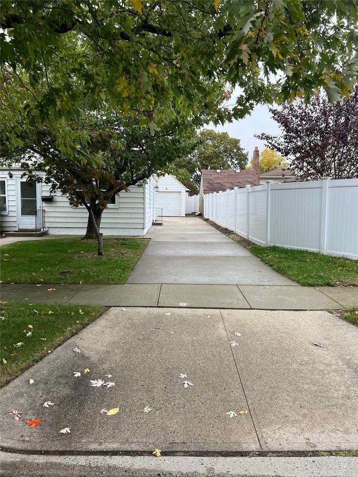 360 Merrifield Avenue - Photo 3 of 13