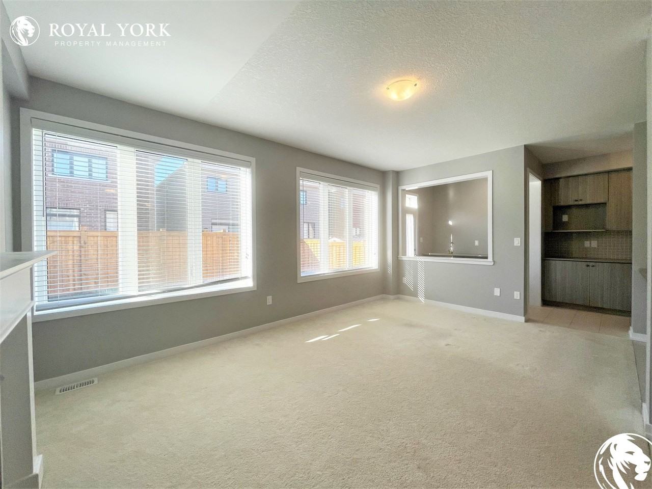 33 Patterson Dr - Photo 3 of 43