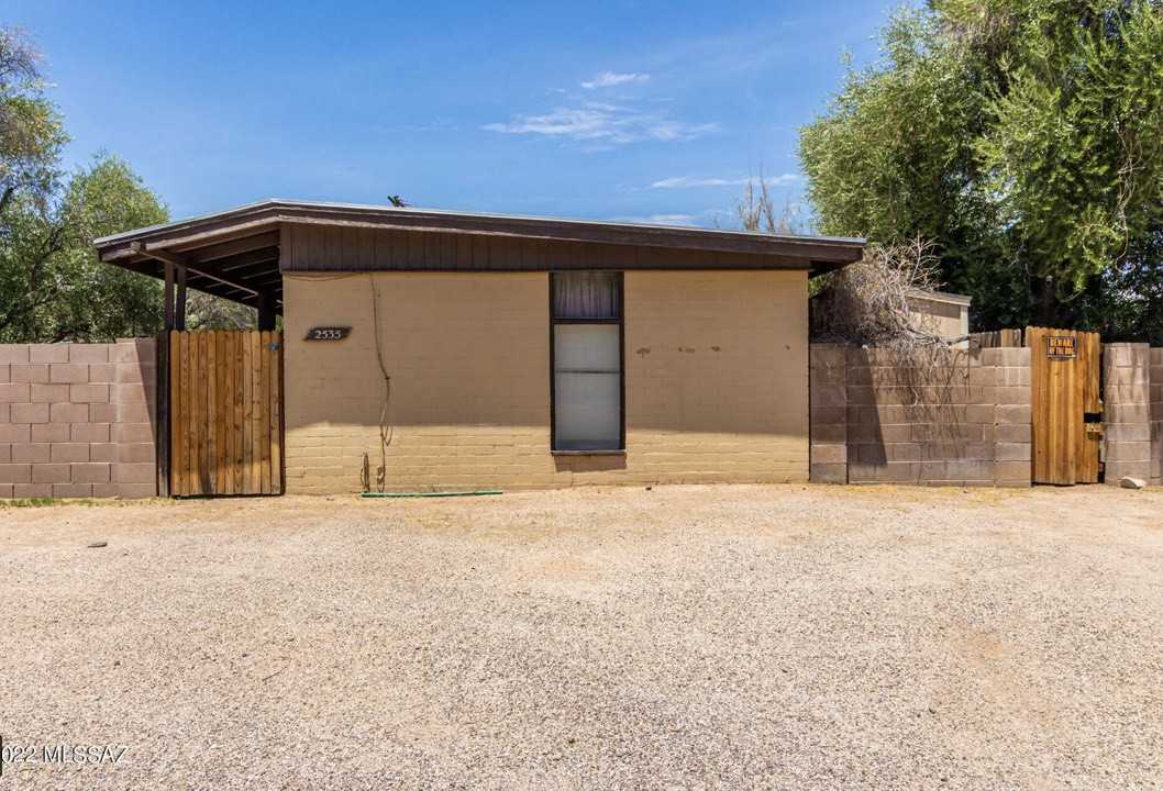 2535 N Winstel Blvd - Photo 2 of 10