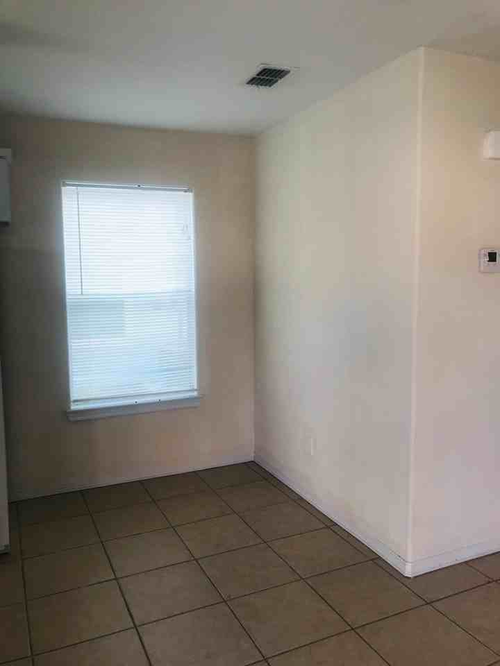 1502 Quitaca Dr - Photo 2 of 5