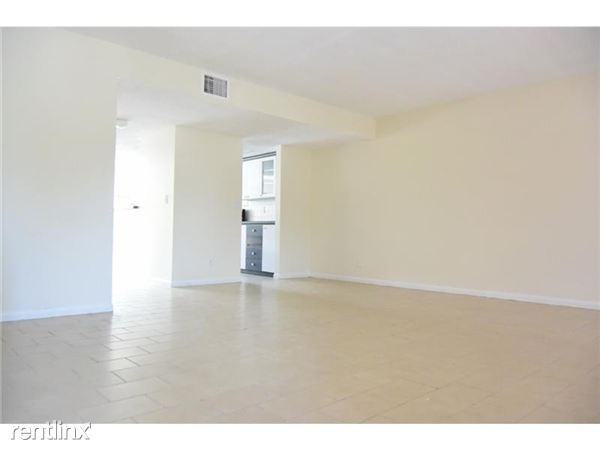 9481 NW 39th Pl #9481 - Photo 3 of 9