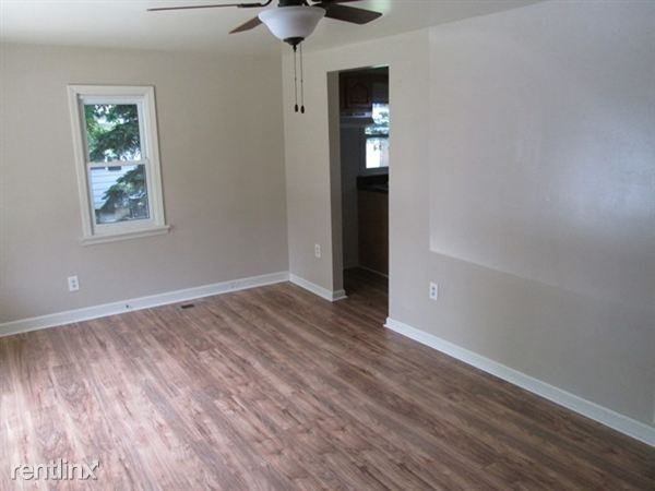 2071 Kenneth St - Photo 3 of 8