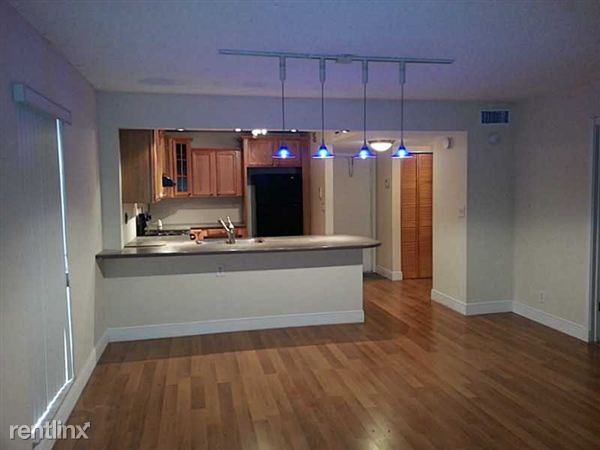 Lago West B Condo - Photo 2 of 10