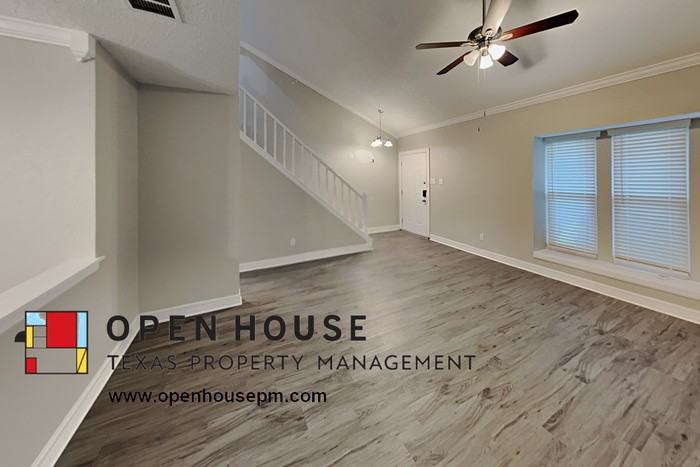 323 Rosemary Ln - Photo 2 of 18