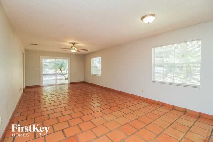 30525 Saint Andrews Blvd - Photo 2 of 10