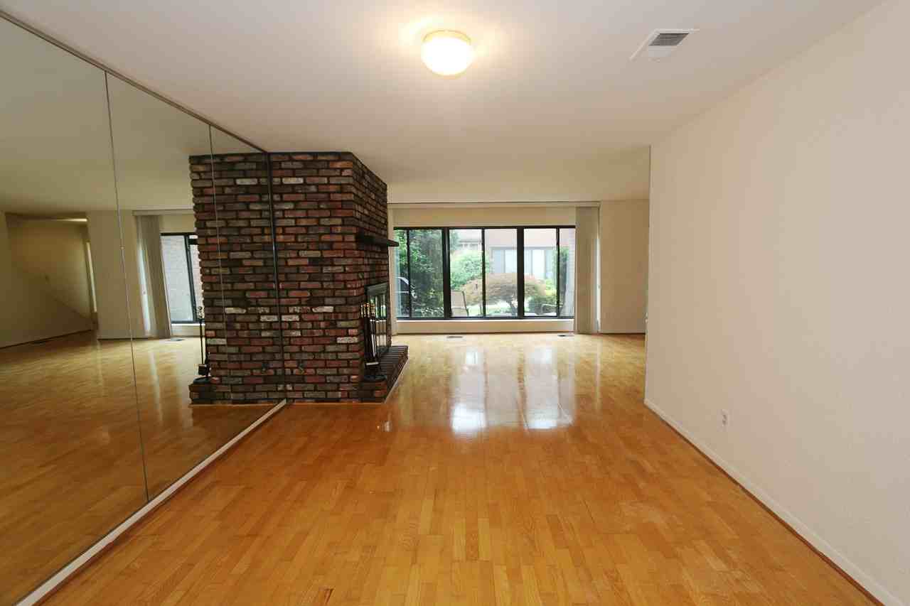 44 Chestnut Hill - Photo 3 of 18