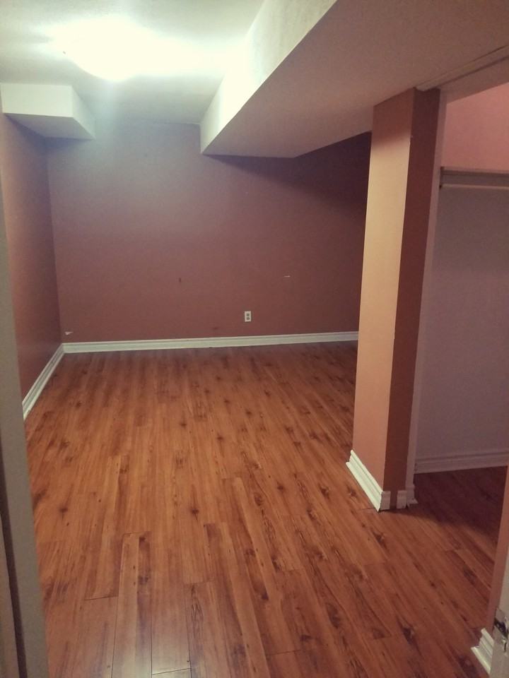 Kennedy Rd S & Steeles Ave E - Photo 2 of 7