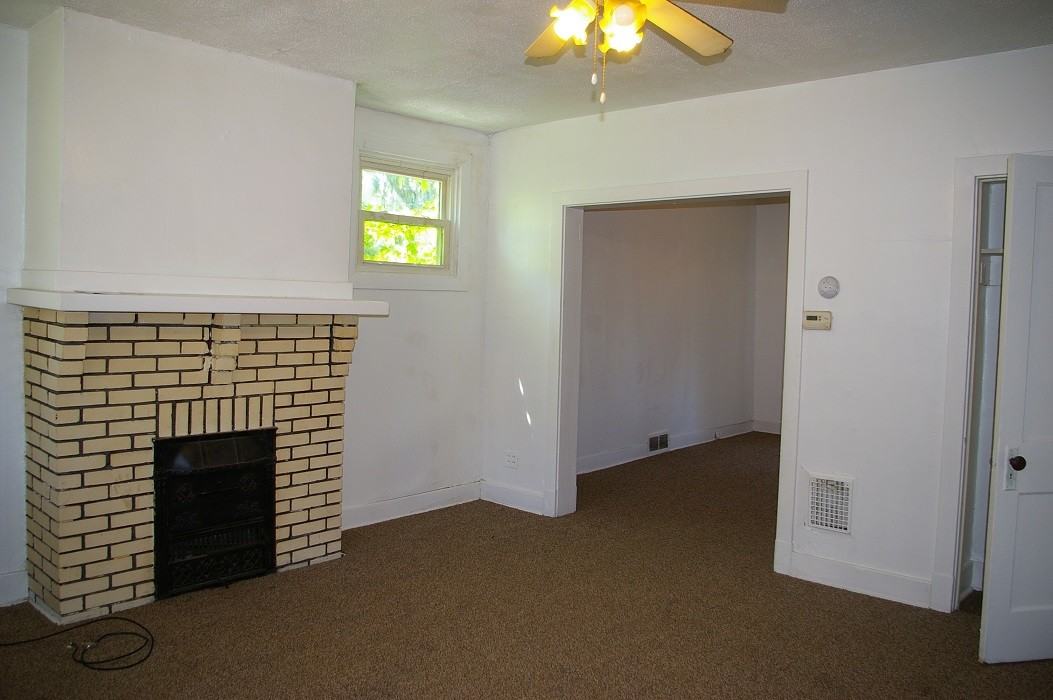 419 Freeland St - Photo 2 of 15