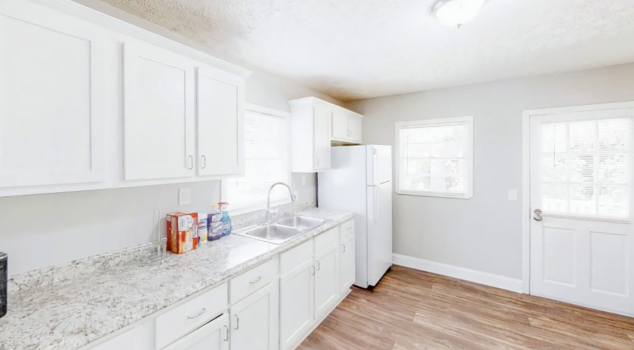 Orlando St Sw - Photo 2 of 7