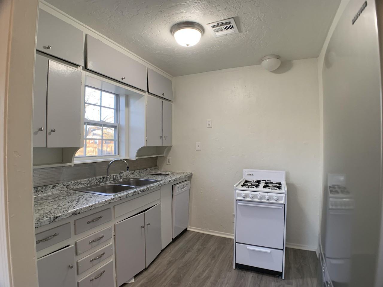 409 W Himes St #1 - Photo 4 of 11