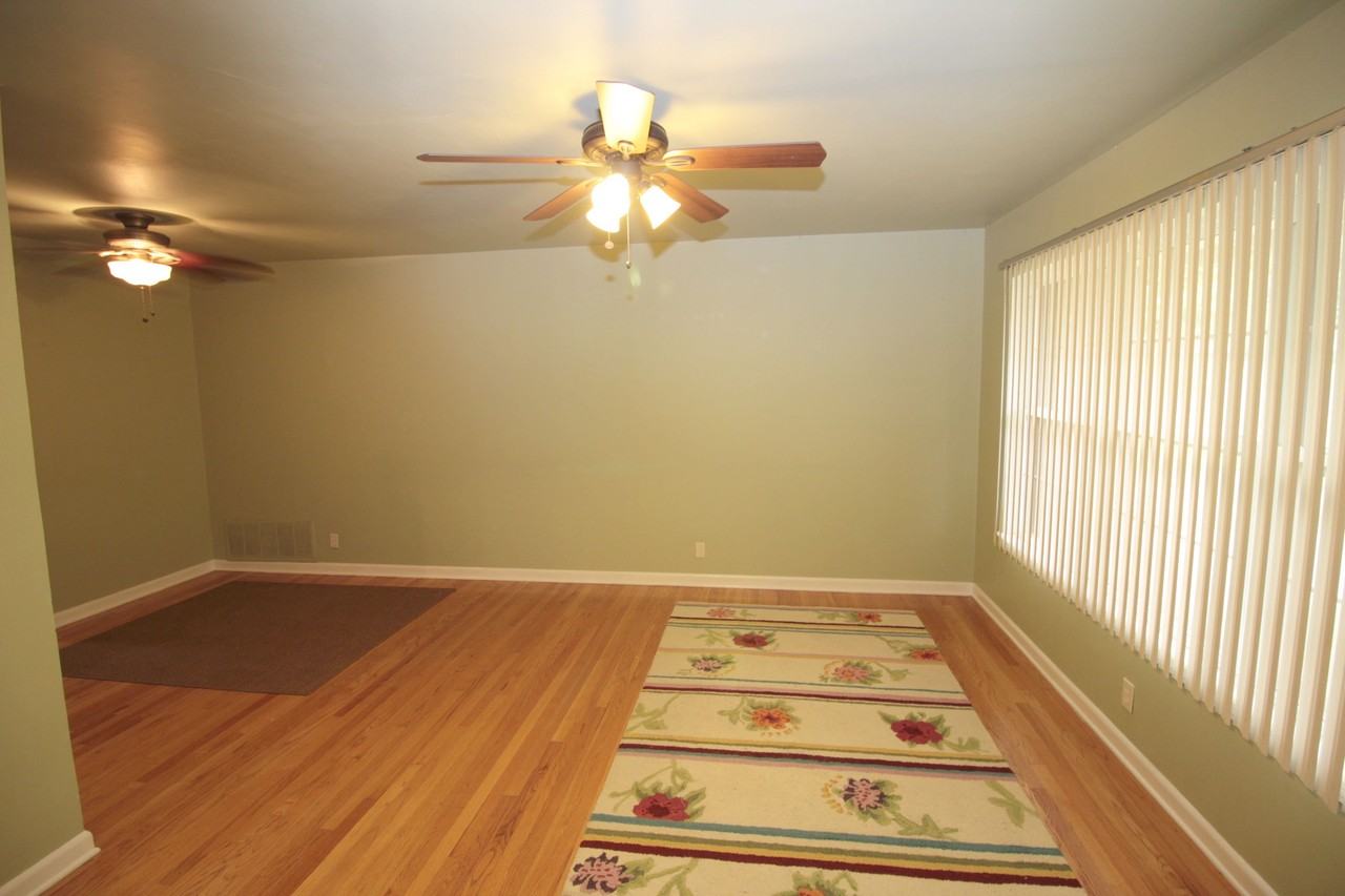 314 E Glenview Dr - Photo 2 of 18