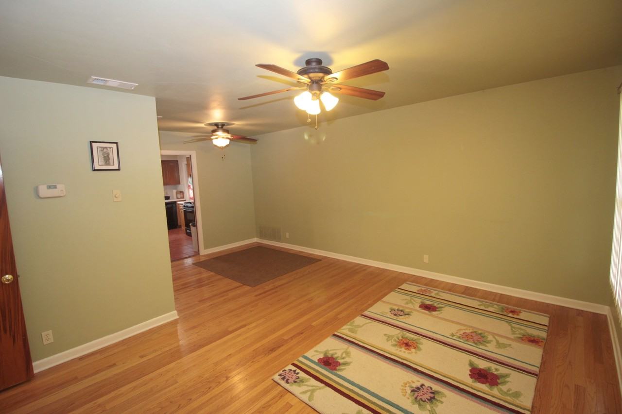 314 E Glenview Dr - Photo 3 of 18