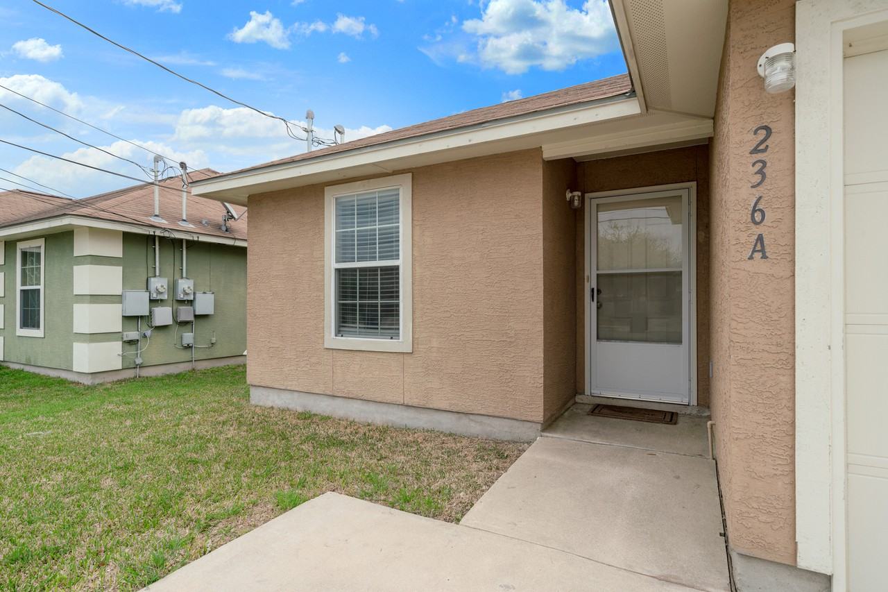 236 236 Rosalie DriveUnit A #1 - Photo 4 of 26