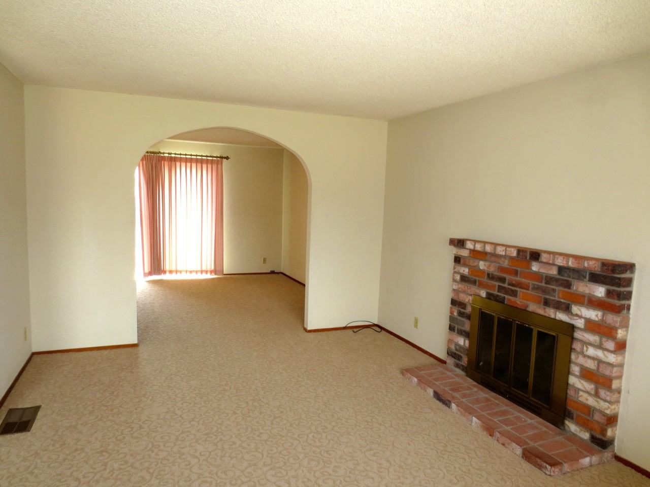 2884 Sequoia Pl - Photo 2 of 13