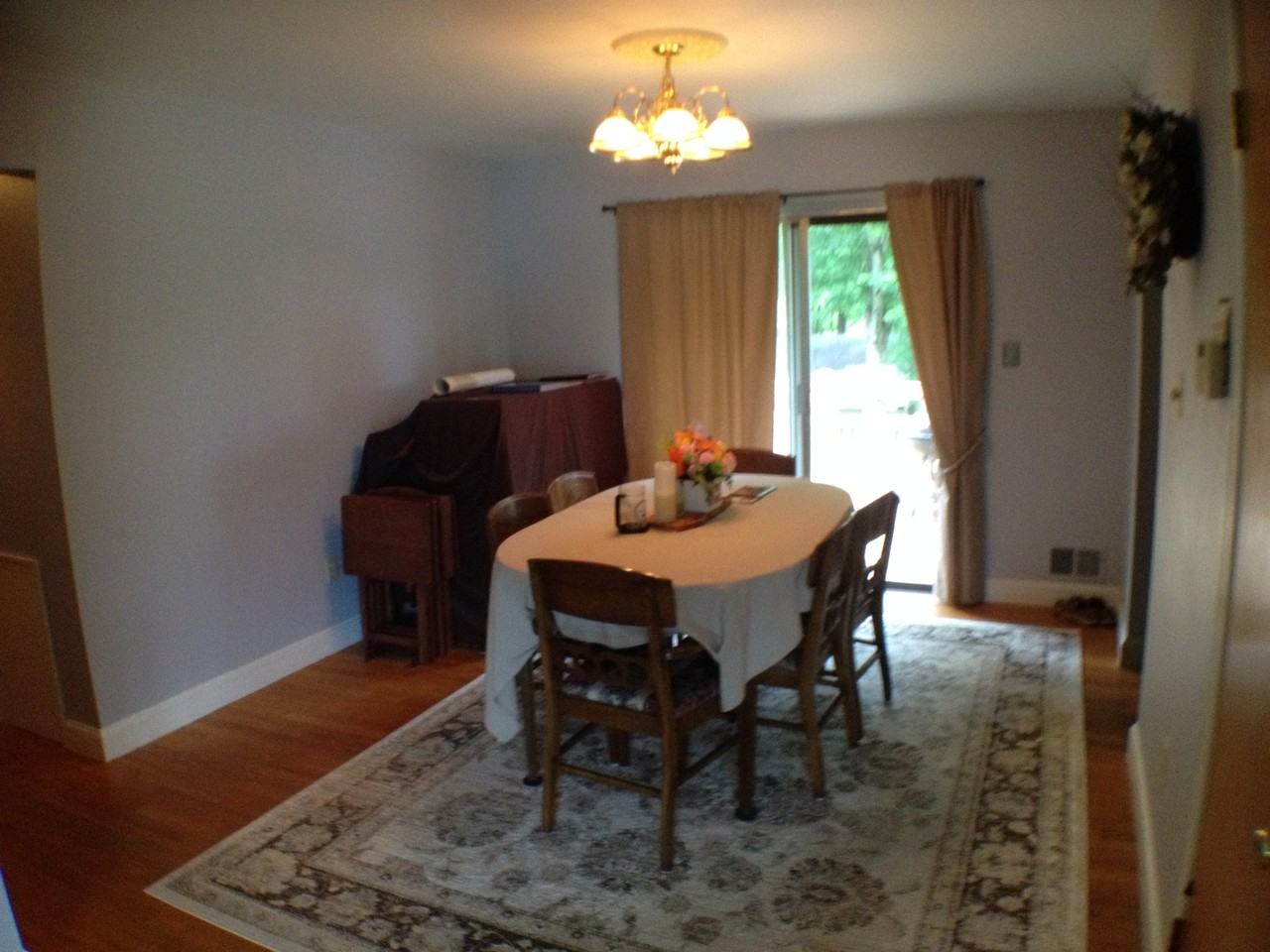 11914 Queen St - Photo 3 of 14