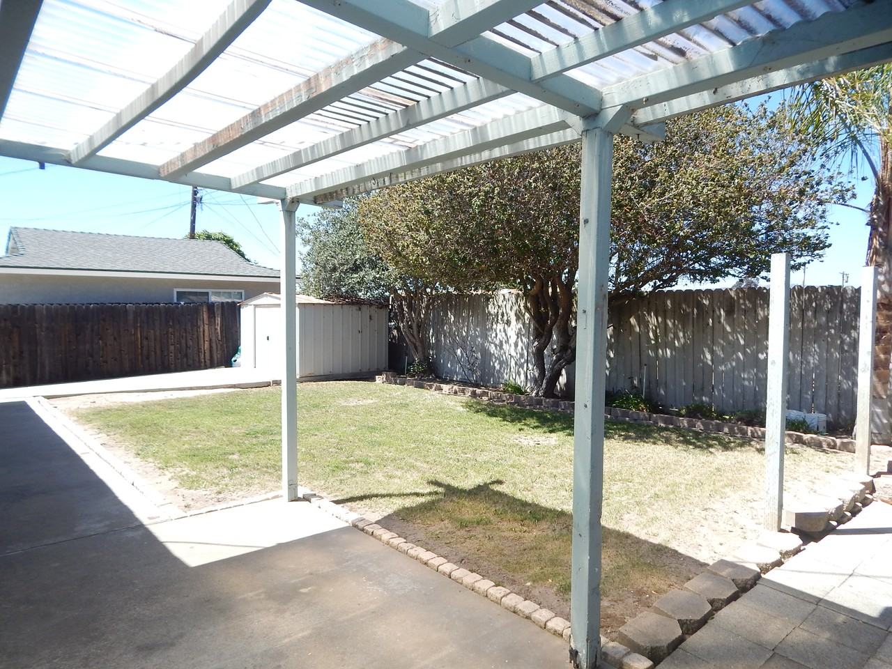 518 Mars Ave - Photo 2 of 12