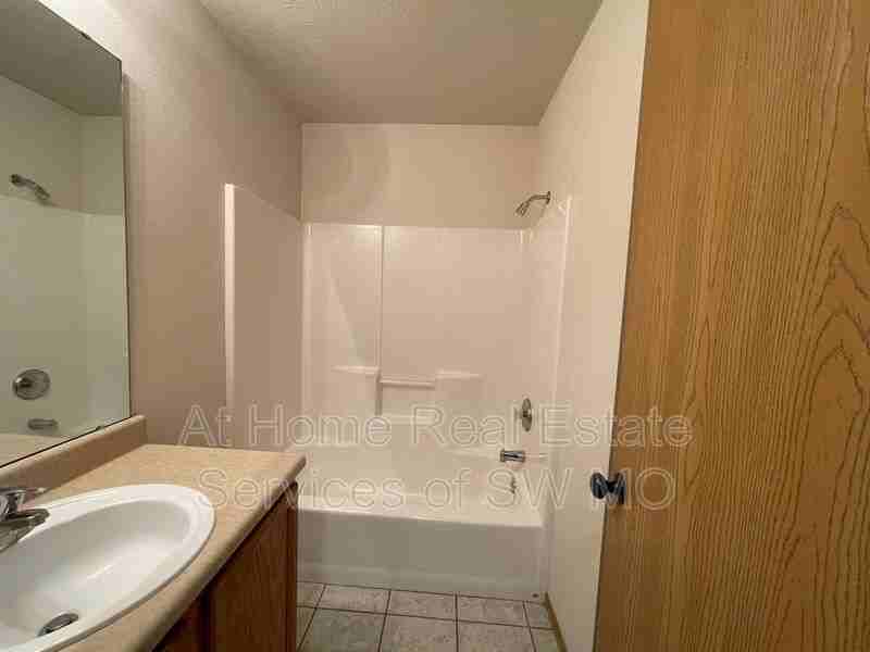 3928 S Jonathan Ave - Photo 7 of 11