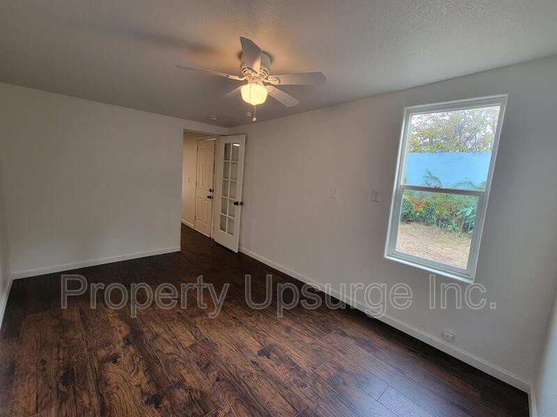 213 E 15th St - Photo 2 of 10
