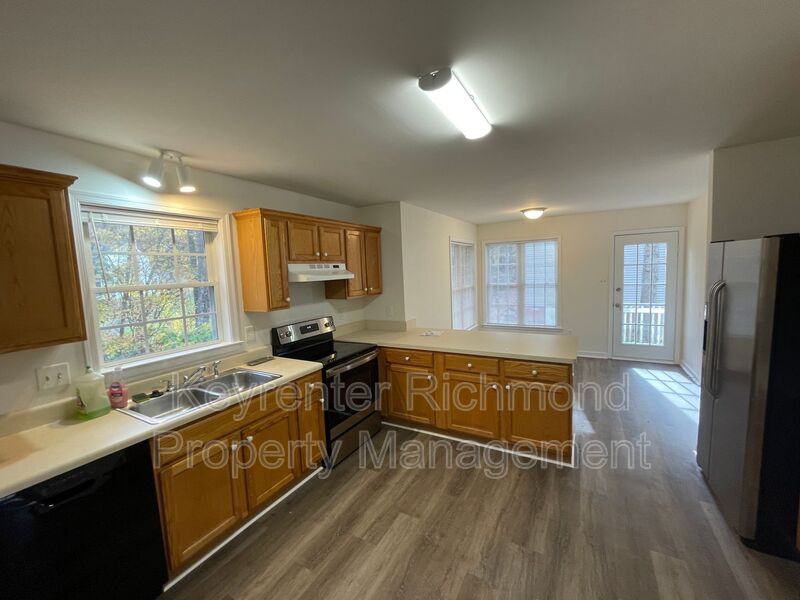 7919 Nashua Dr - Photo 3 of 12